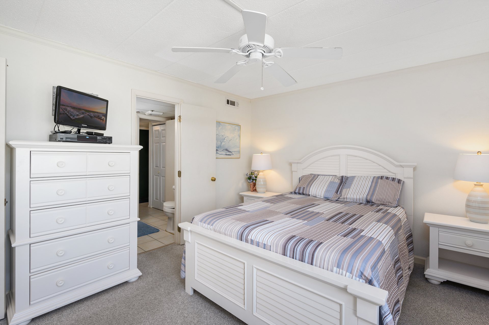 Wake up Fully Rested in the Queen Size Bed