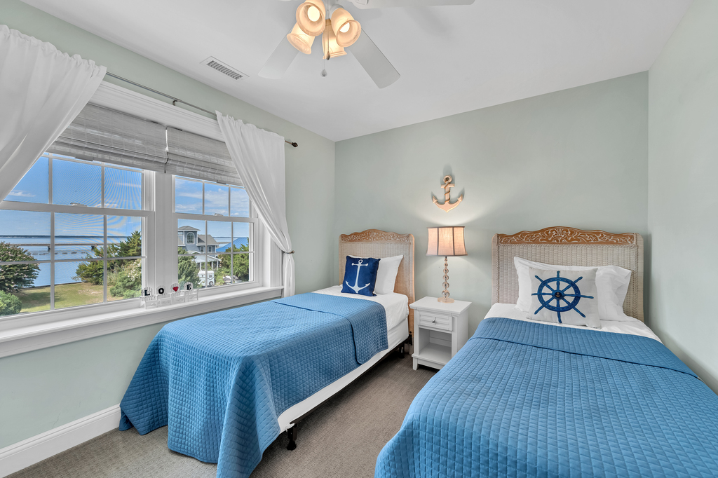 Bedroom 3 has 2 Twin Beds.