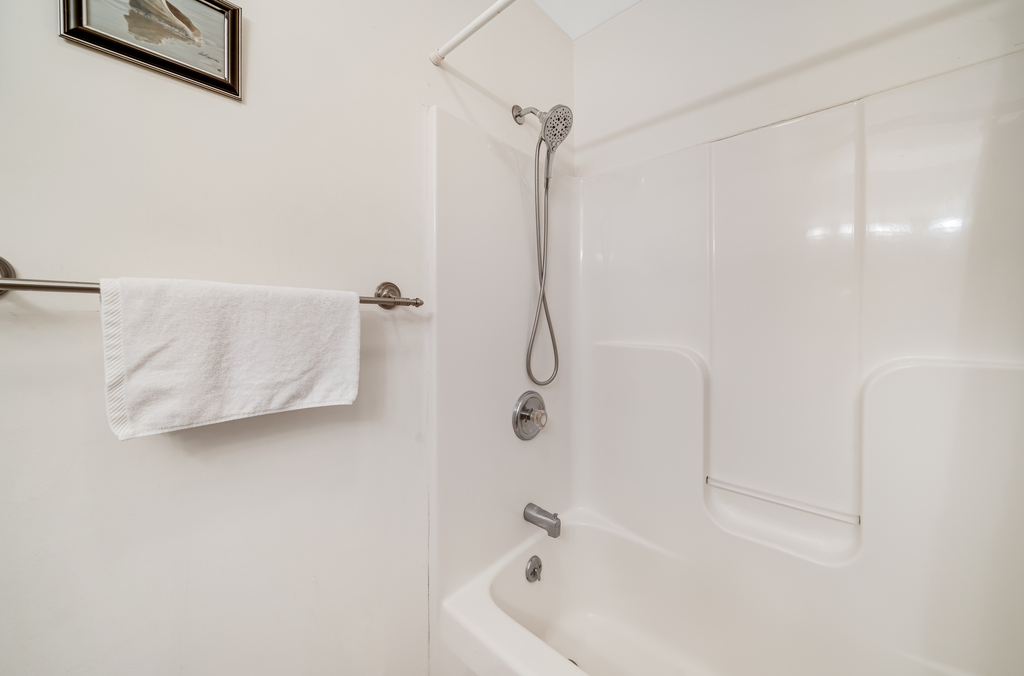 Full Bath 1 has a Tub/Shower Combo.