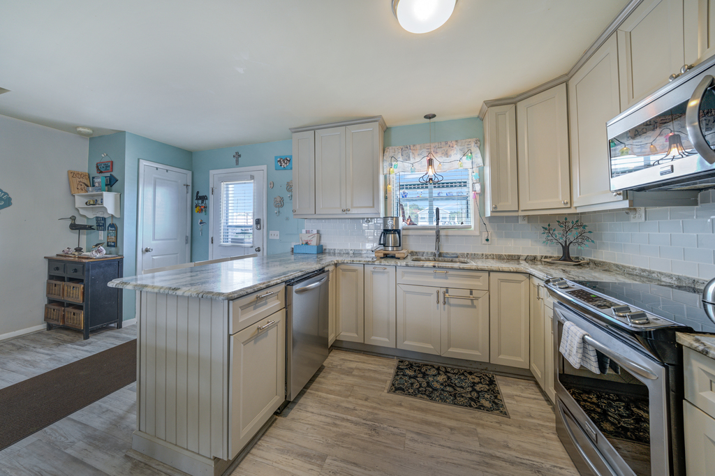 Mealtime will be a bay breeze.