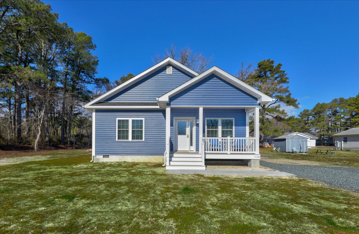 Chill on the Front Porch and take in that salty, sweet sea breeze.