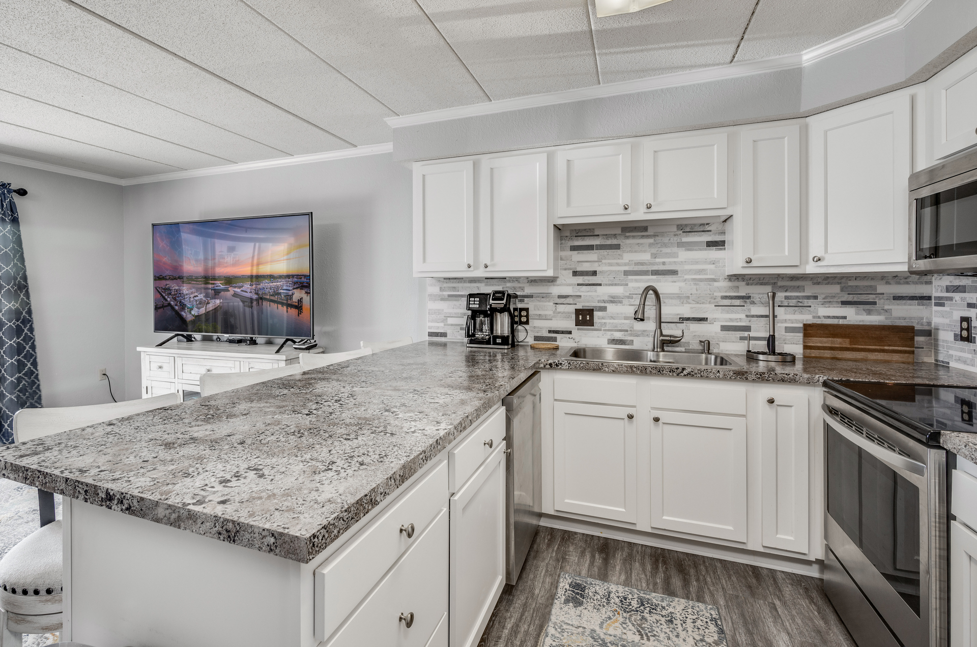 You’ll love the convenience of this full kitchen!