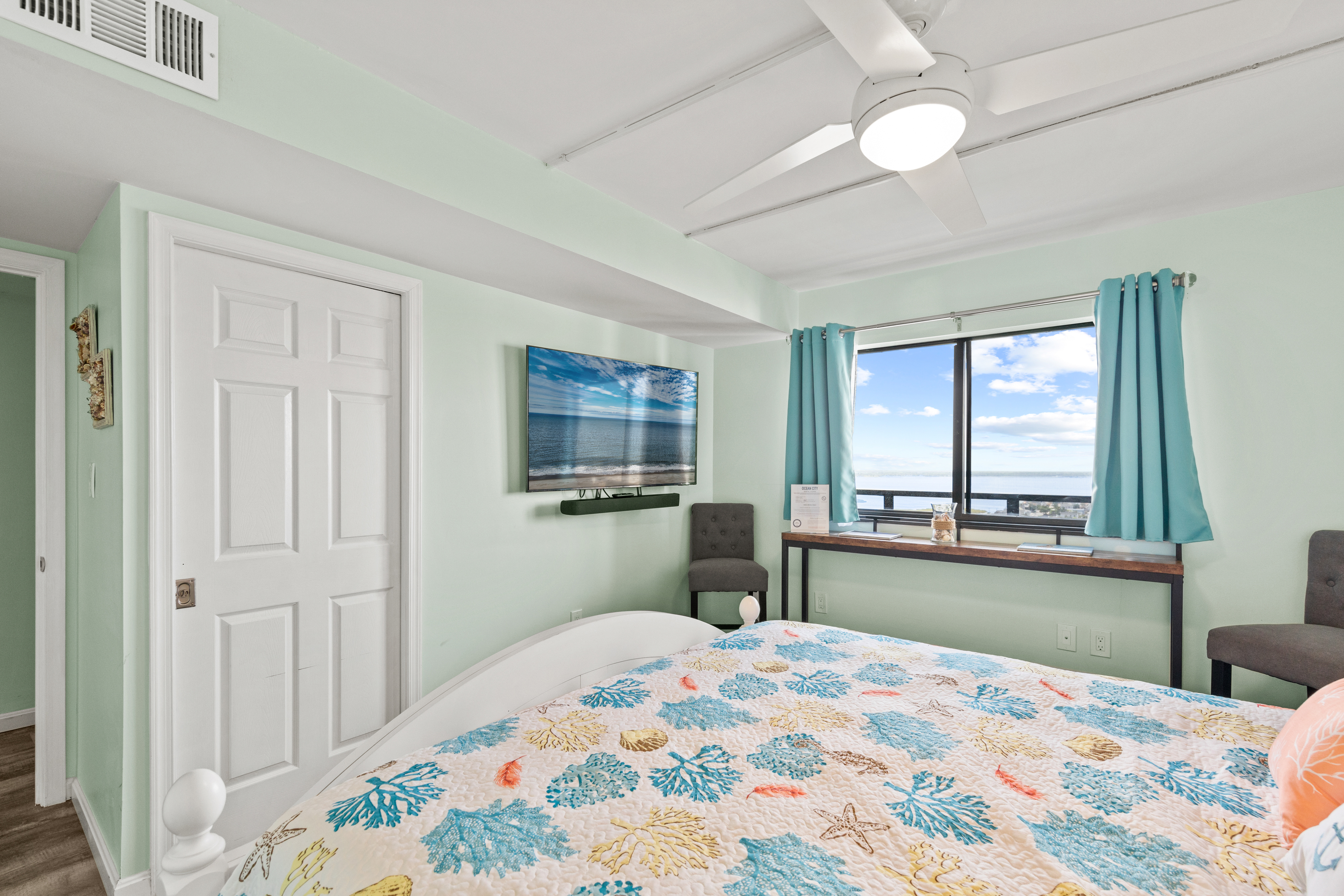 Enjoy the Cool & Calming Nautical Feel & Amazing Views!