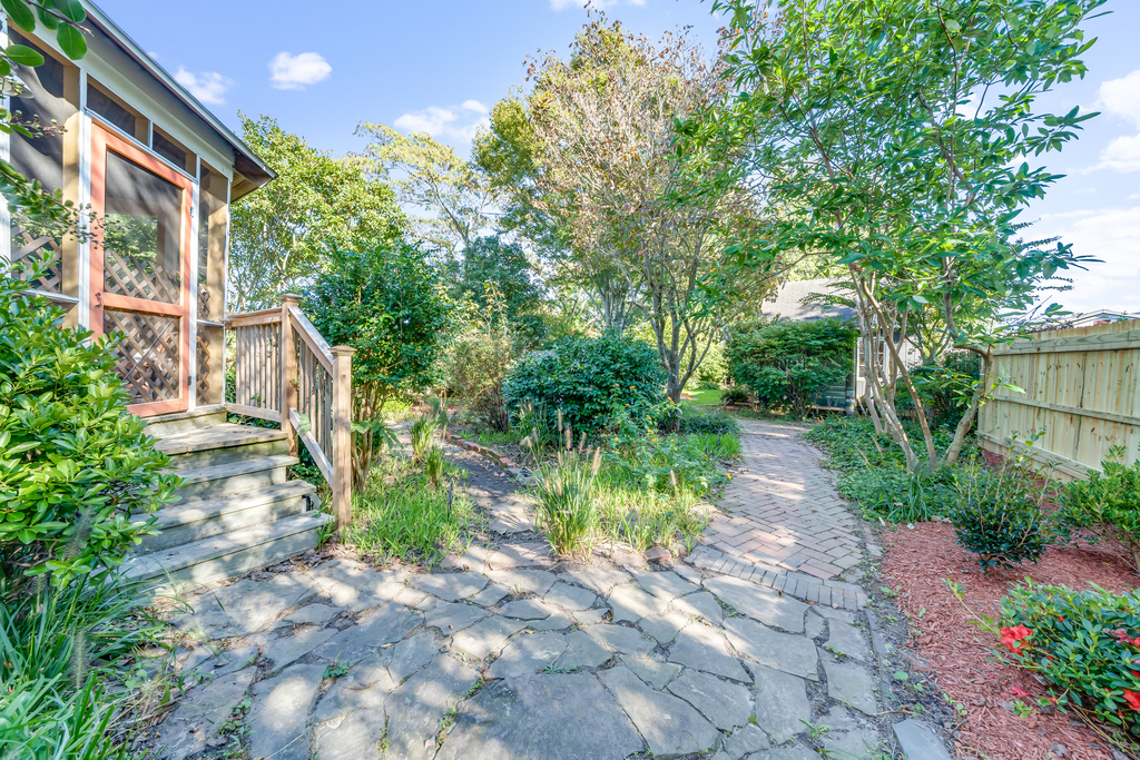 So much to explore - and the smell is just incredible.