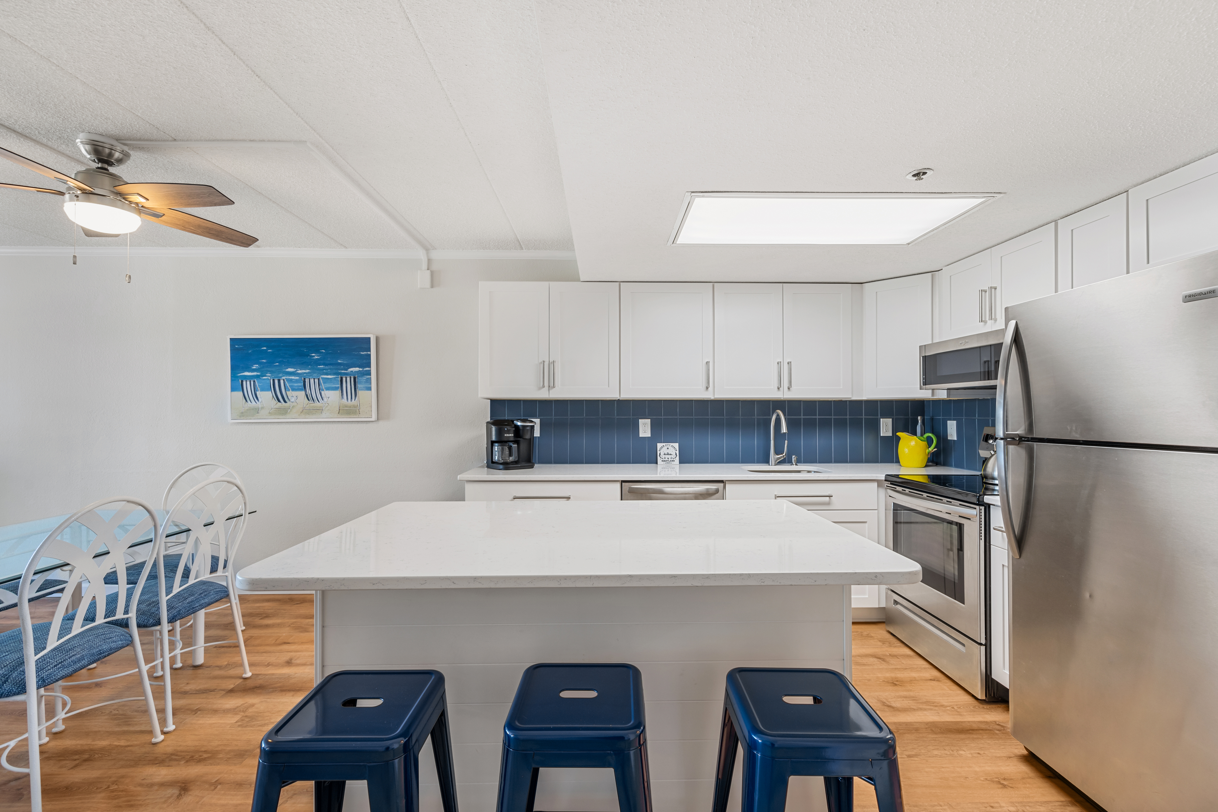 Grab a quick bite before hitting the Beach at the Island!