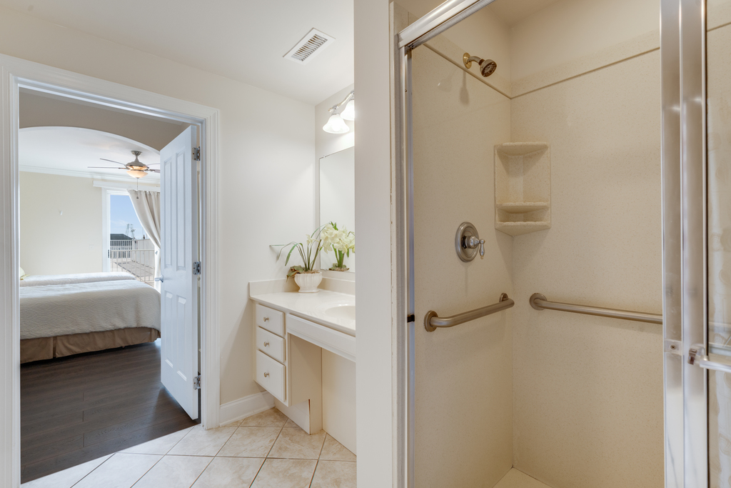 The Primary Bath is handicap friendly.