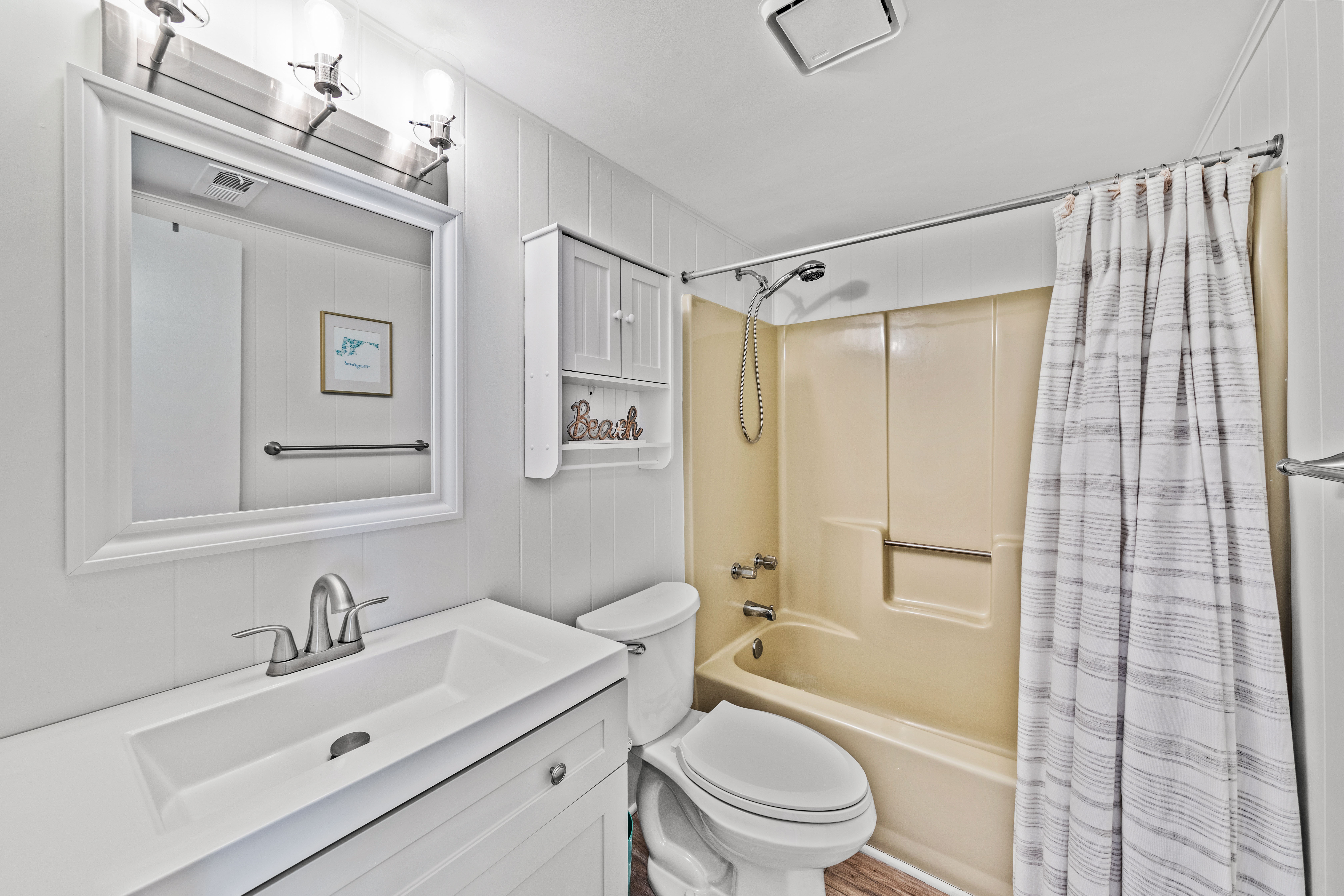 The Hall Bathroom is home to a Shower/Tub Combo.