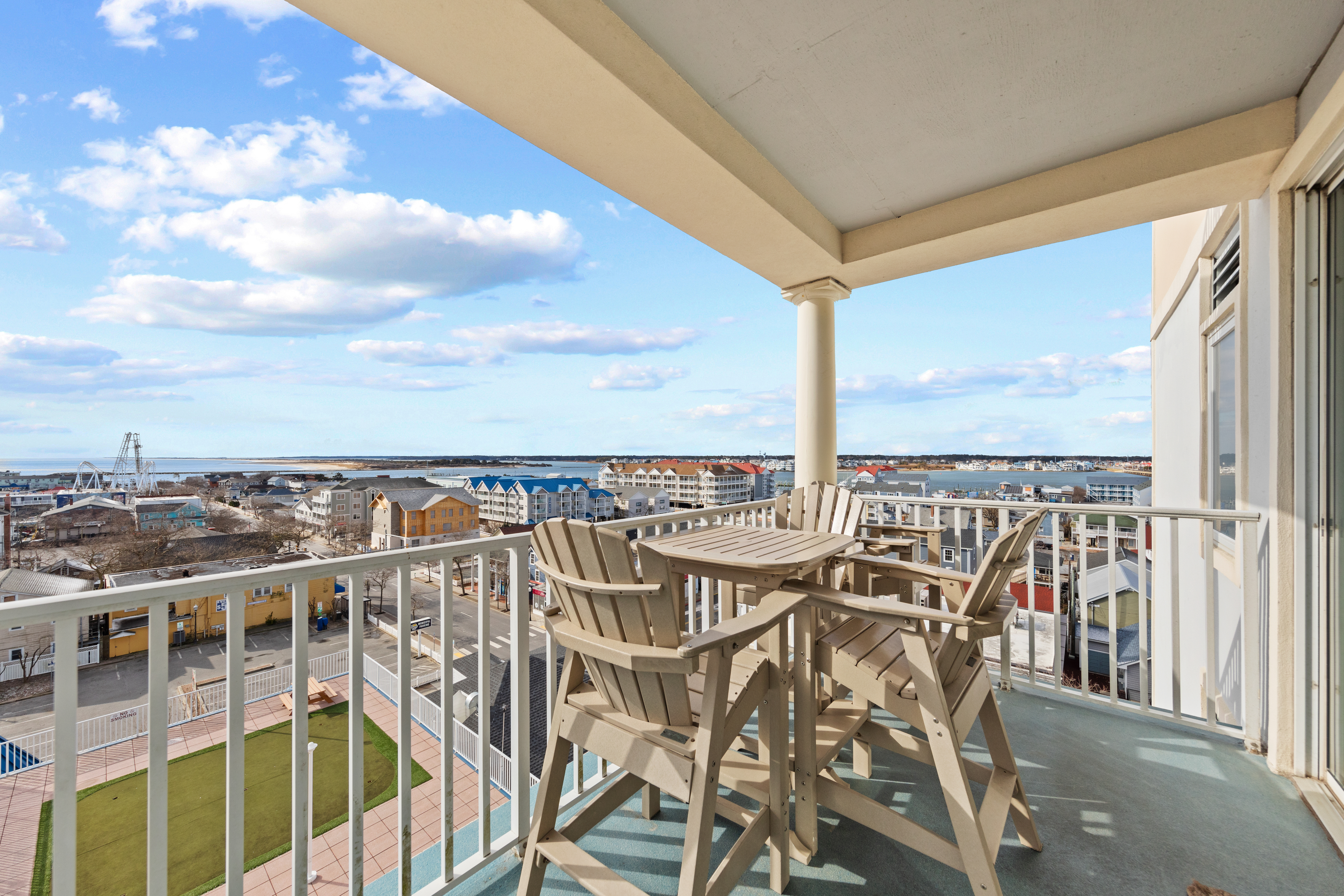 Just imagine slipping out onto your Balcony at night with a cool refreshing glass of wine and letting the sweet Sea breeze sooth the soul!