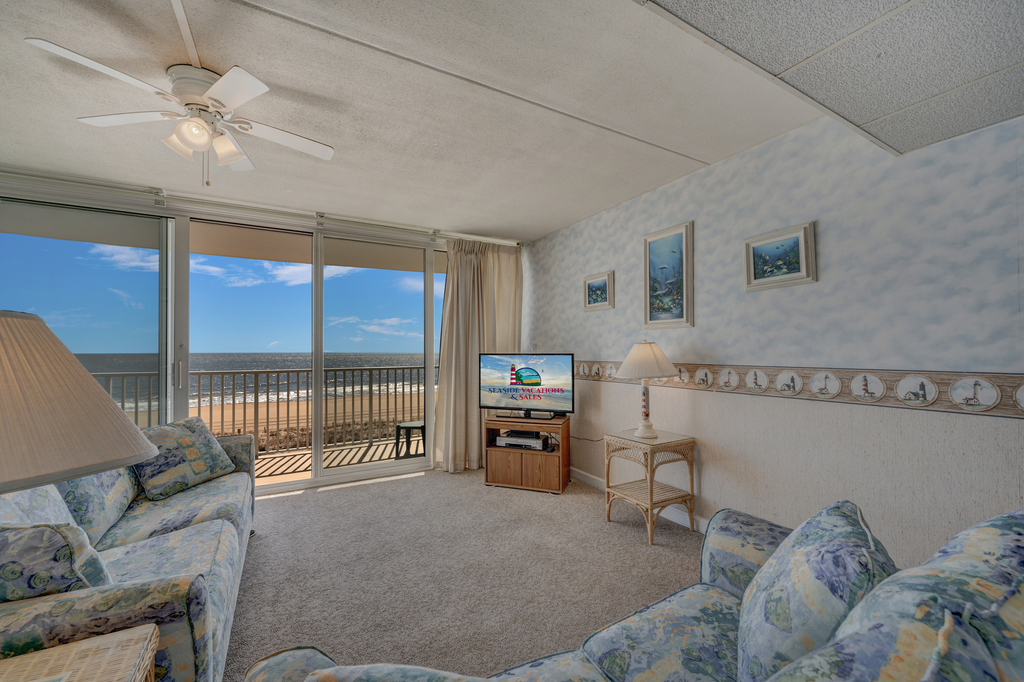 Spacious Living Room with gorgeous a view!