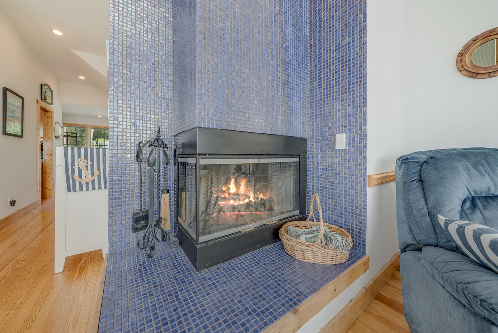 Brilliant Blue Tilework makes quite the statement!