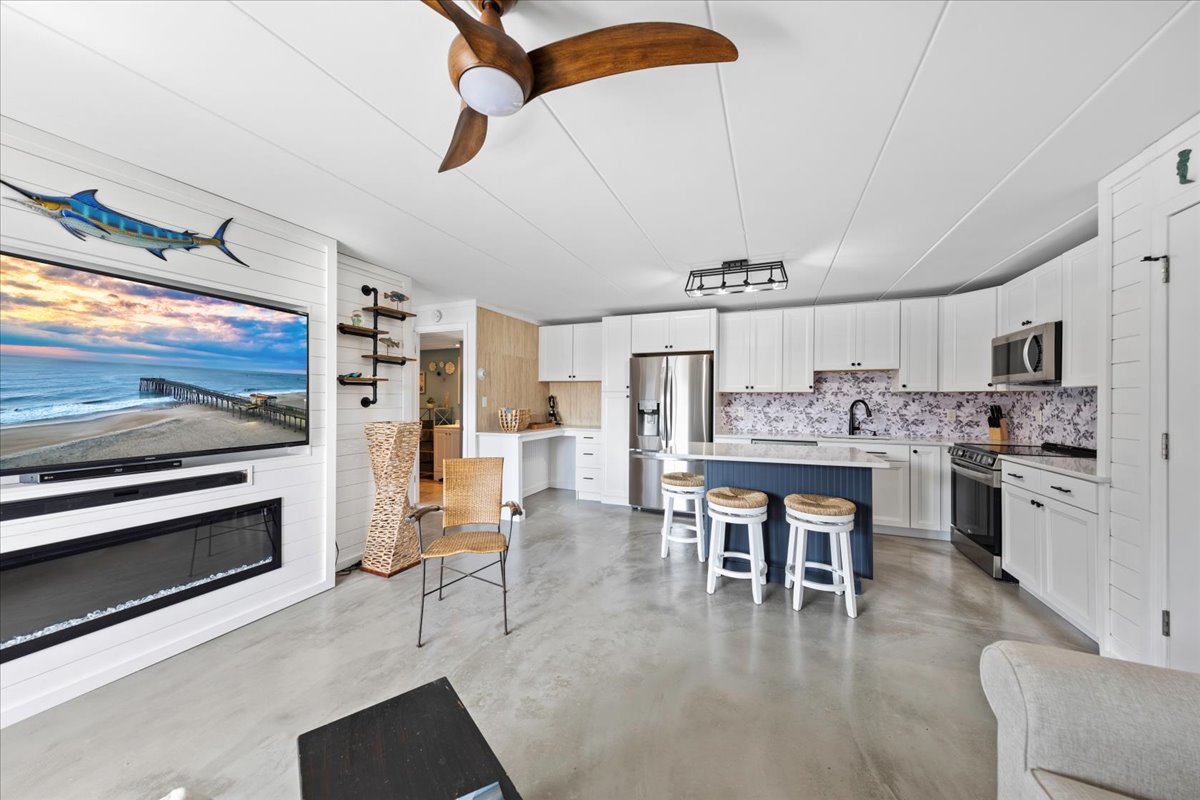 The Neutral Tones throughout allow you to feel Relaxed & Rejuvenated.