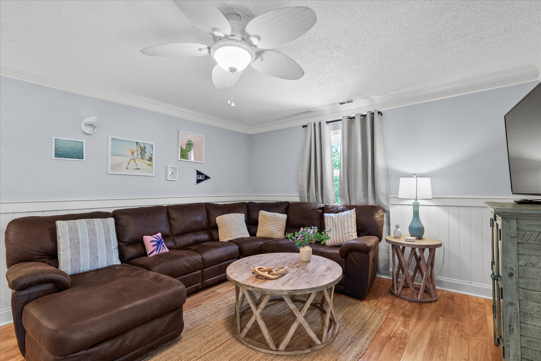 The whole Family will love this tastefully Furnished Condo!