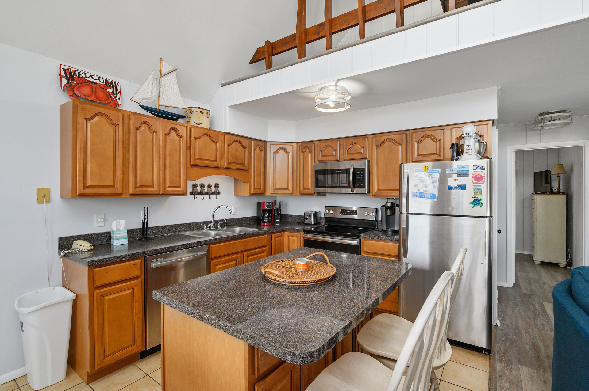 The Chef in your family will love this well-stocked Kitchen.