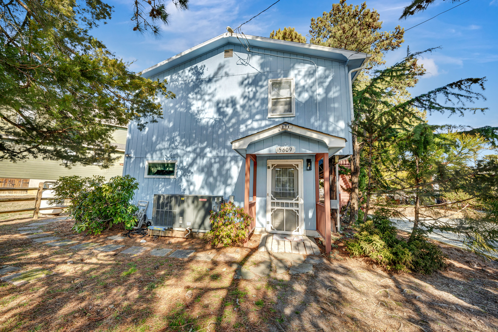 Welcome to Oyster Bay Oasis in every-popular Oyster Bay I!