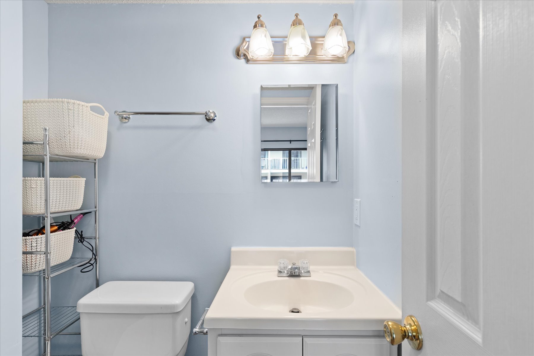 The Primary feature an En-Suite Bathroom!