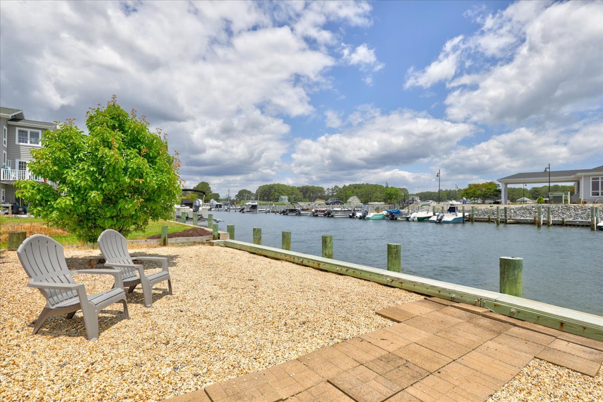 Lots of room in your own Waterfront Wonderland.