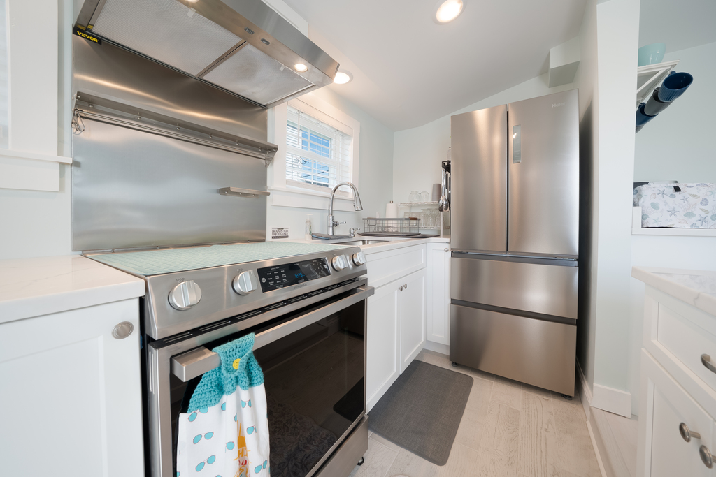 With all the comforts of home, mealtime will be easy breezy!