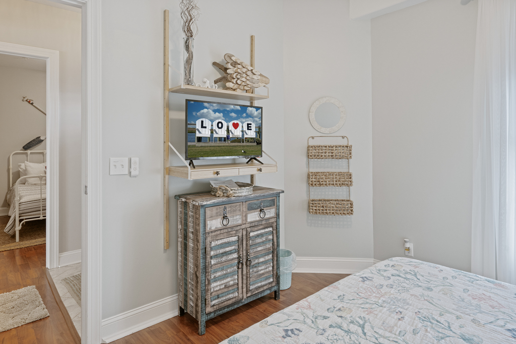 Bedroom 3 also has Flat Screen TV.