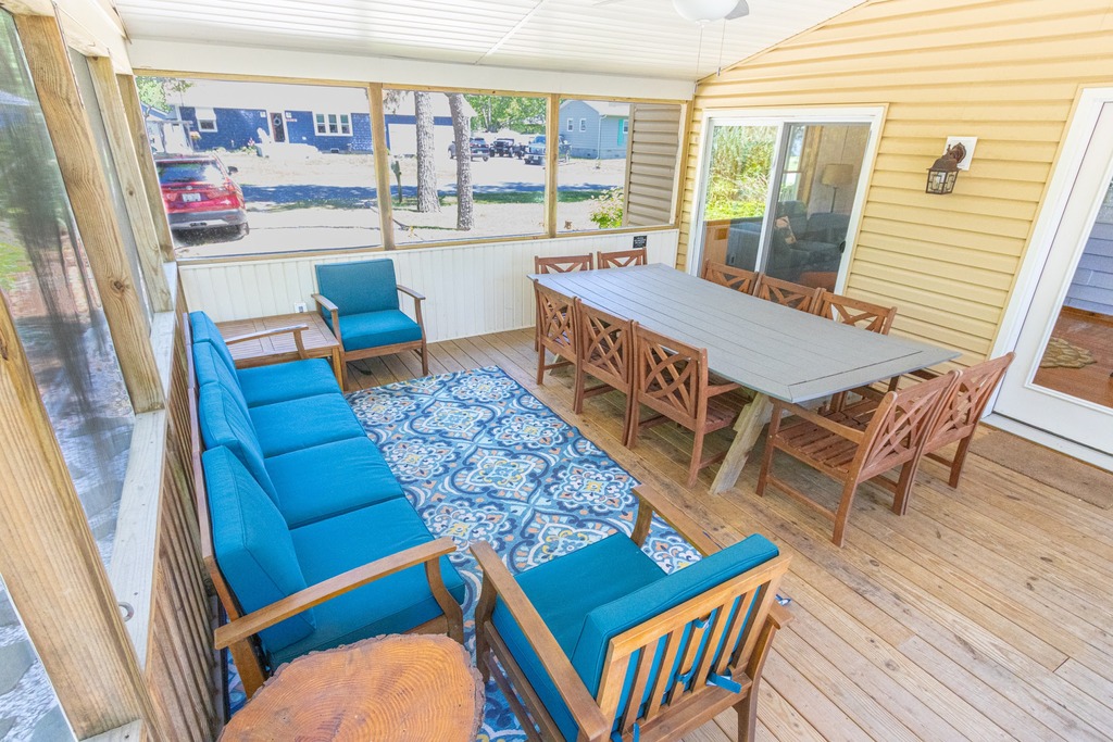 Slip out to the huge Screened Porch with both a Dining Area and comfy seating just for hanging out!