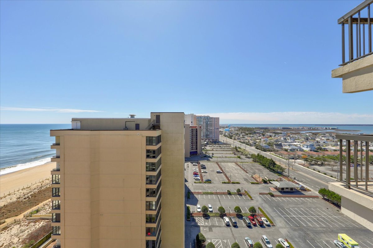 Kick off your flip flops & enjoy all the amenities Sea Watch has to offer!