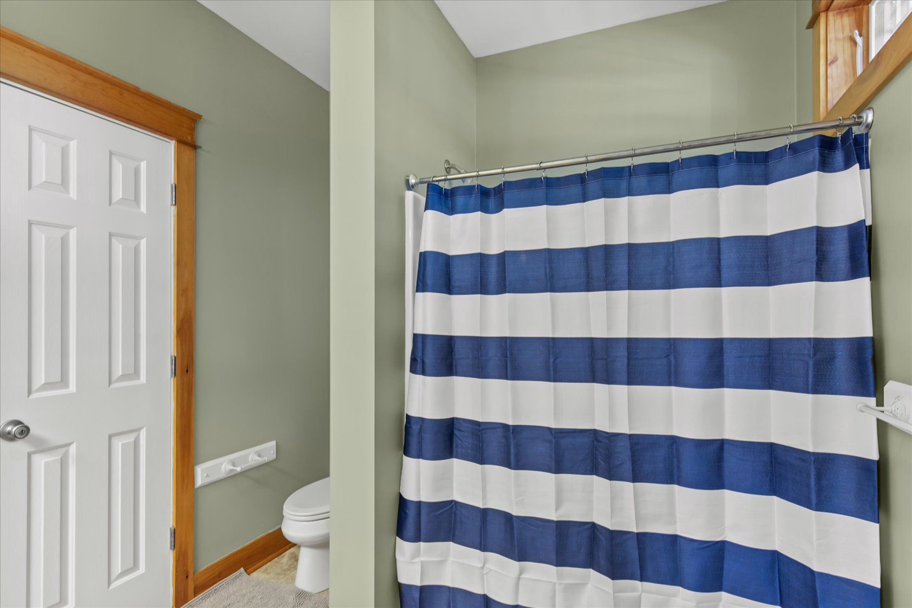 Attached Full Bath 4 has a Tub/Shower Combo.