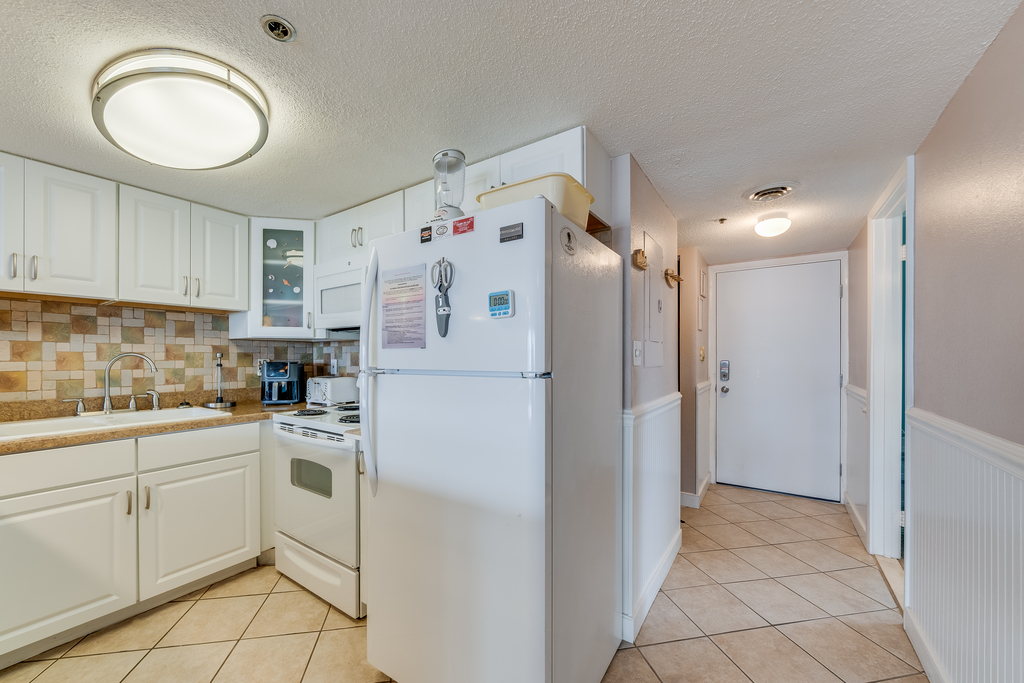 The Well-Stocked Kitchen will make mealtime an Ocean Breeze!