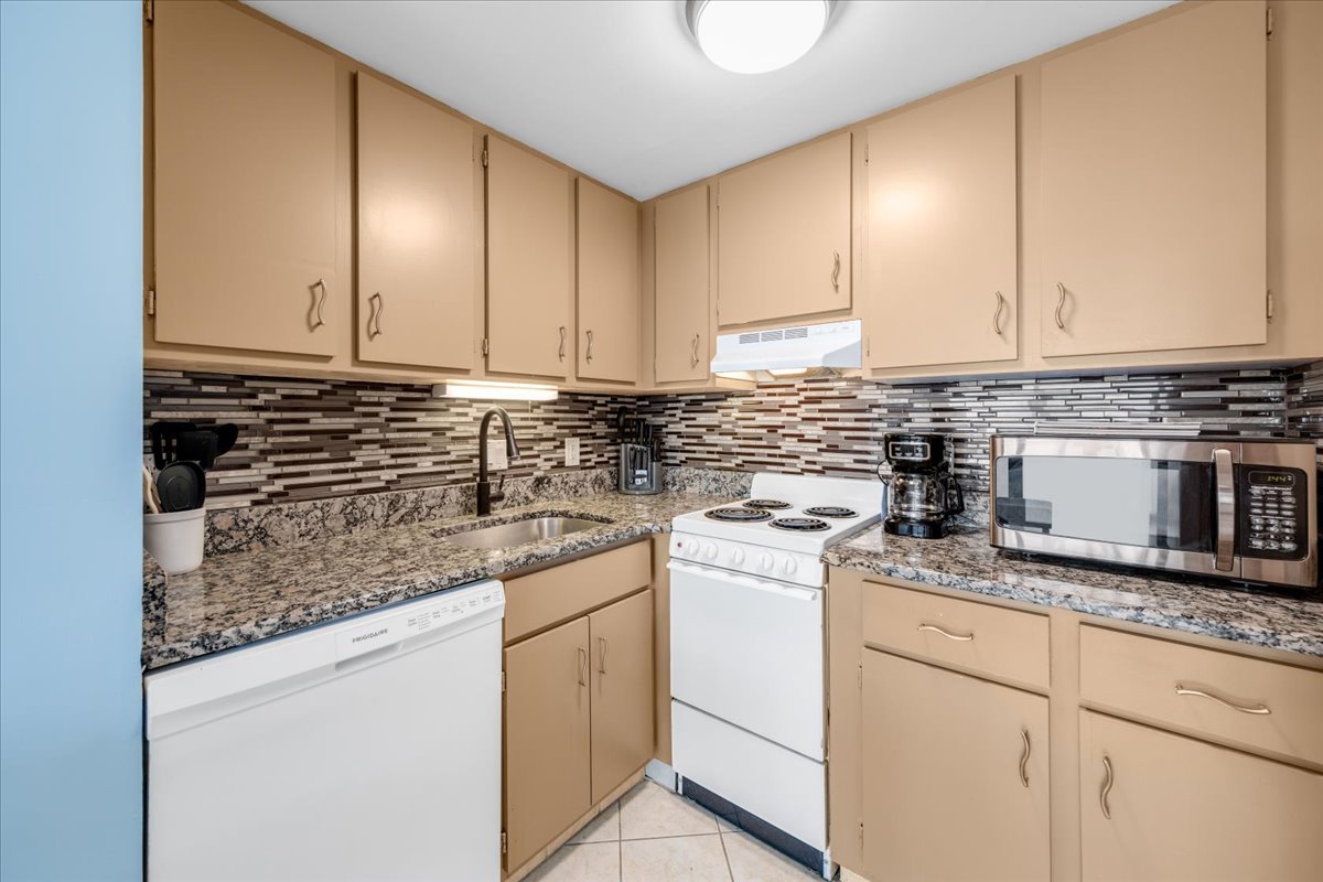 The Well-Stocked Kitchen is sure to make Mealtime an Ocean Breeze!