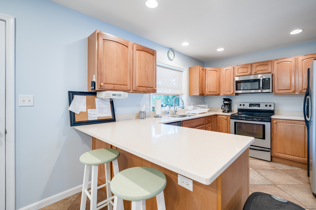 Grab a quick bite at the Breakfast Bar before hitting the Beach.