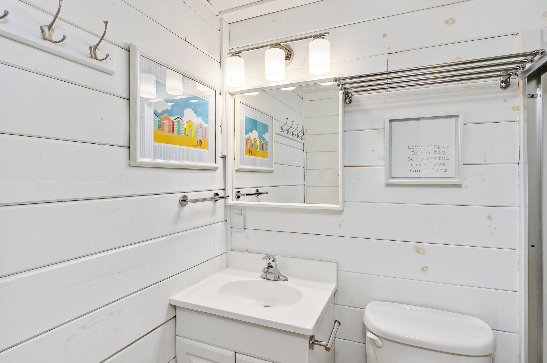 The second Full Bathroom is located on the 4th Floor between Bedroom 3 and 4