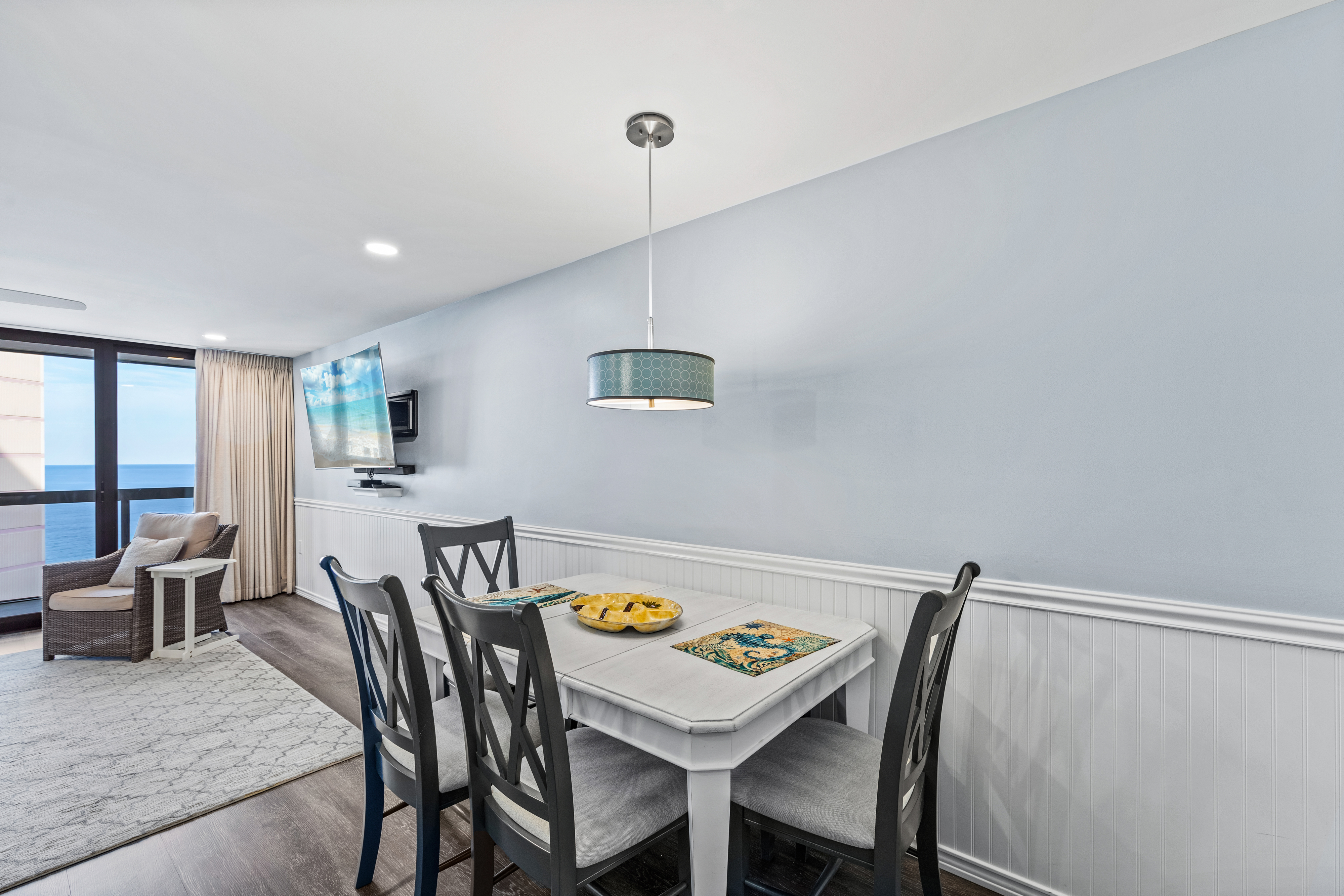 Enjoy dinner at the dining table.