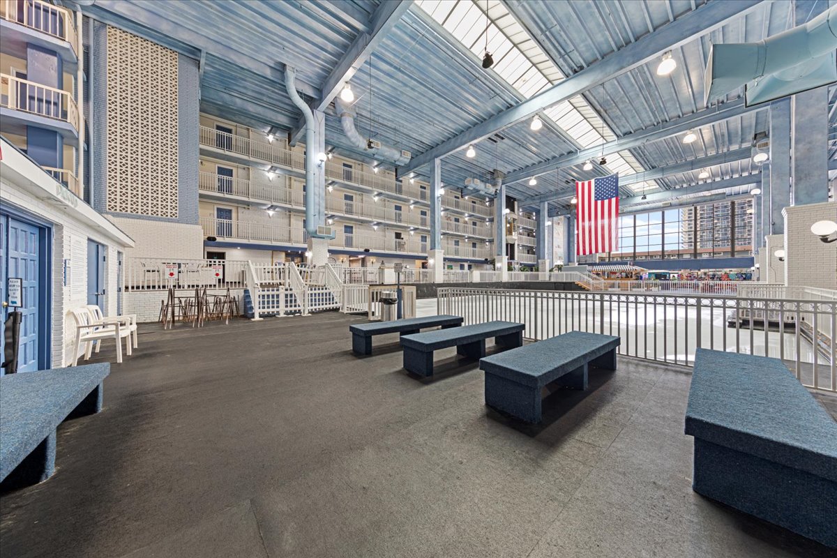 Relax and enjoy the Professional Ice Shows offered evenings in Season