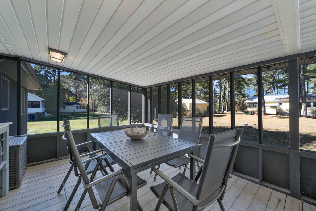 What a great place for a Crab Feast.