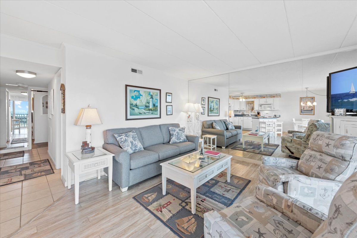 Assateague House 309 offers plenty of cozy seating!