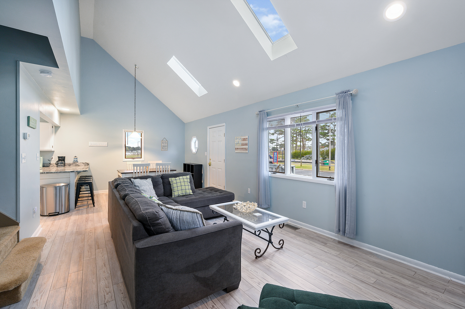 Lots of natural light - so cheerful.