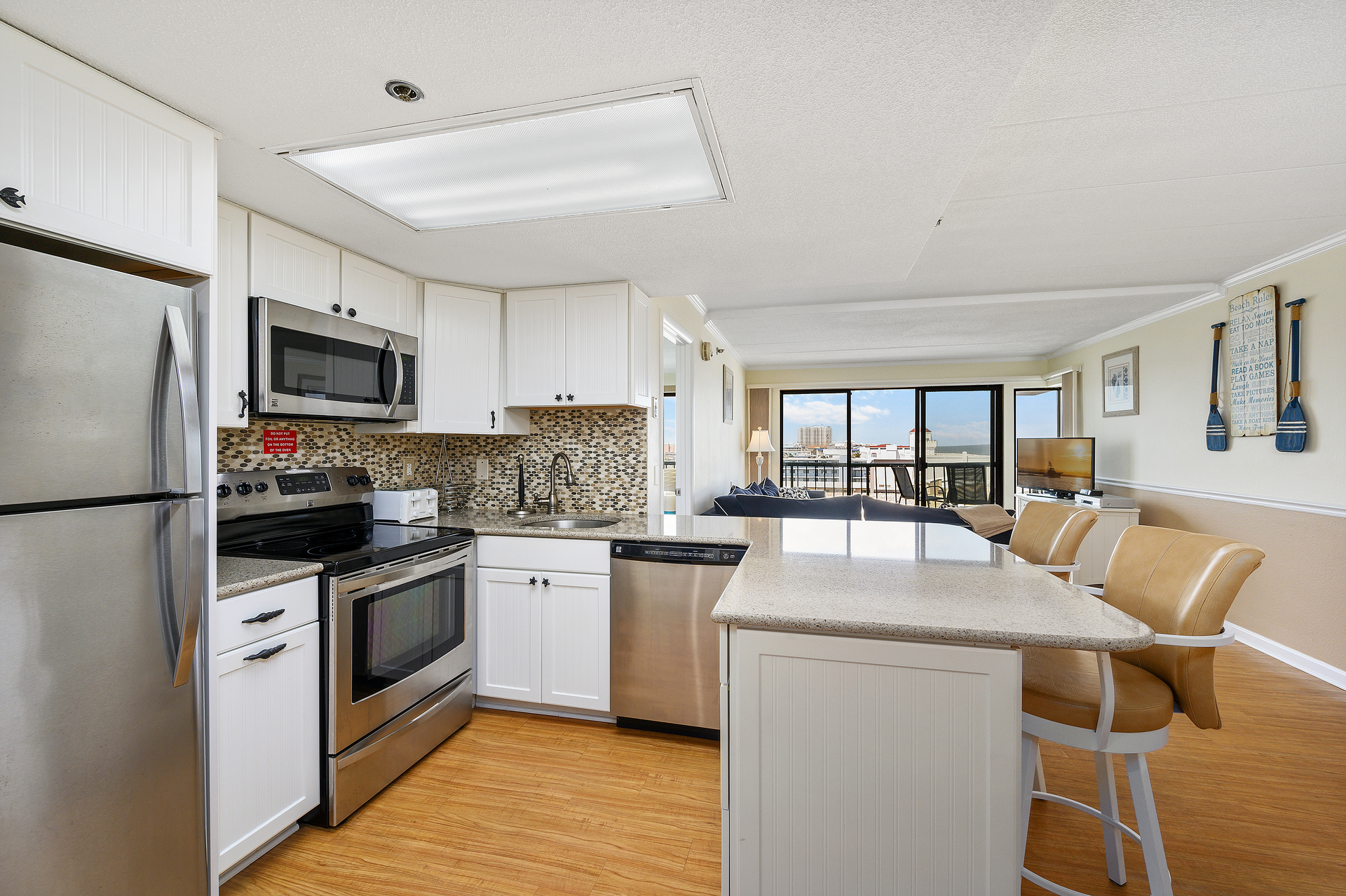 Plenty of space for all of your family's favorite dishes!