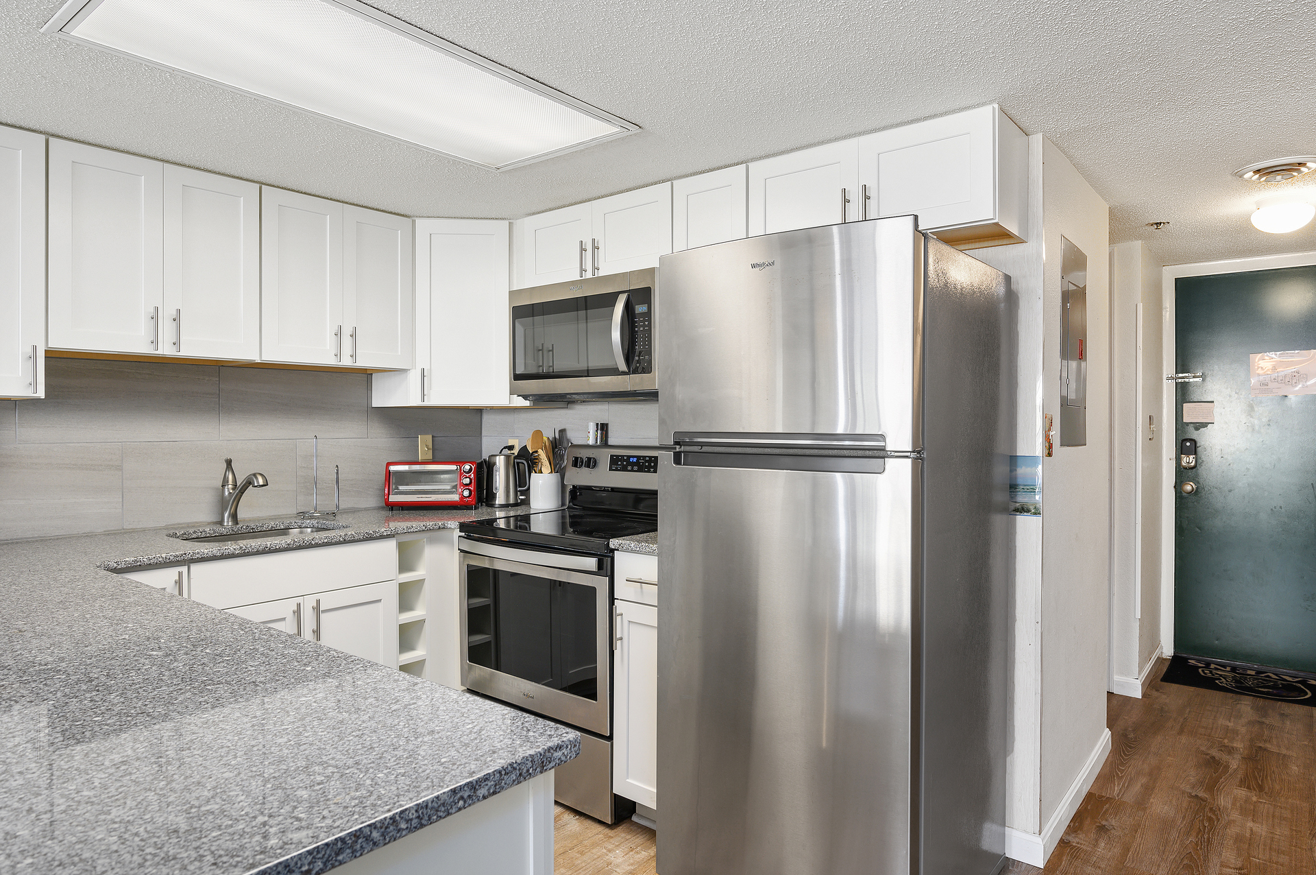 The Stainless appliances add an extra sparkle to this Fabulous space.