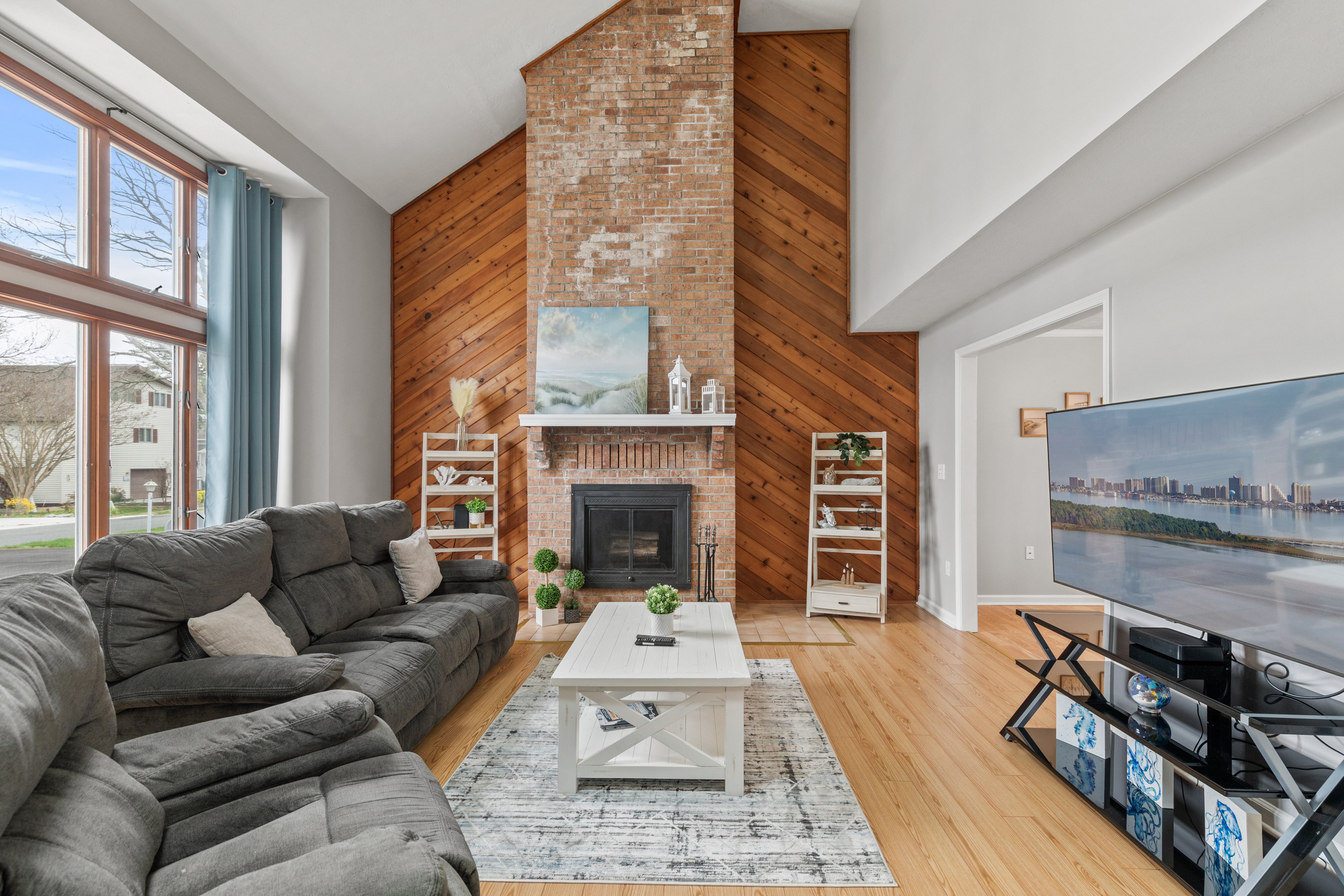 60 White Sail Circle