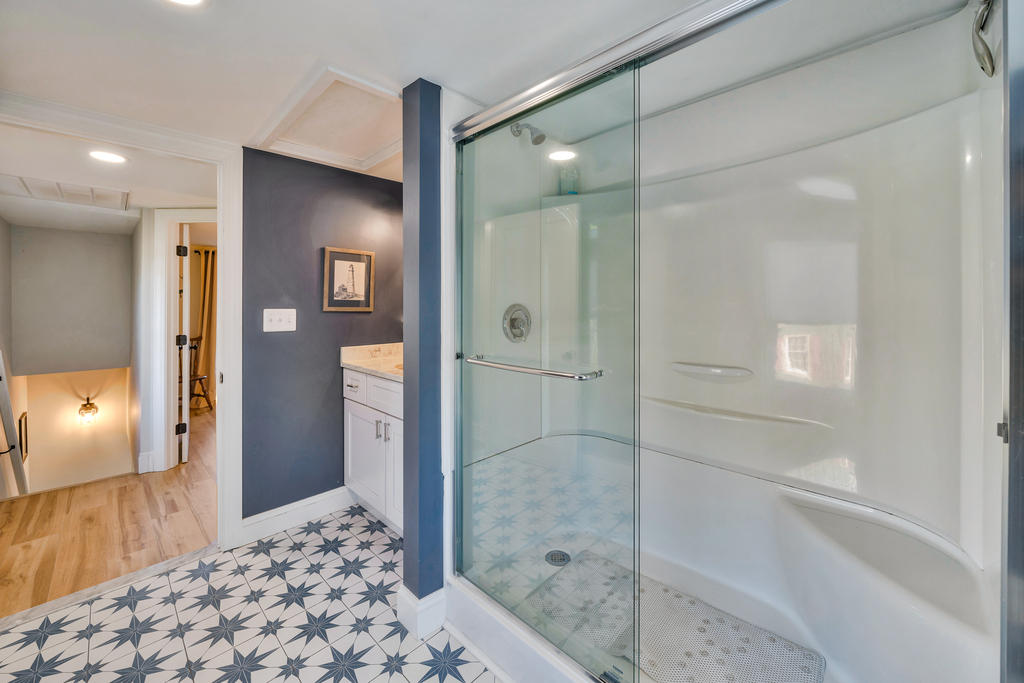 Just look at this Flooring!