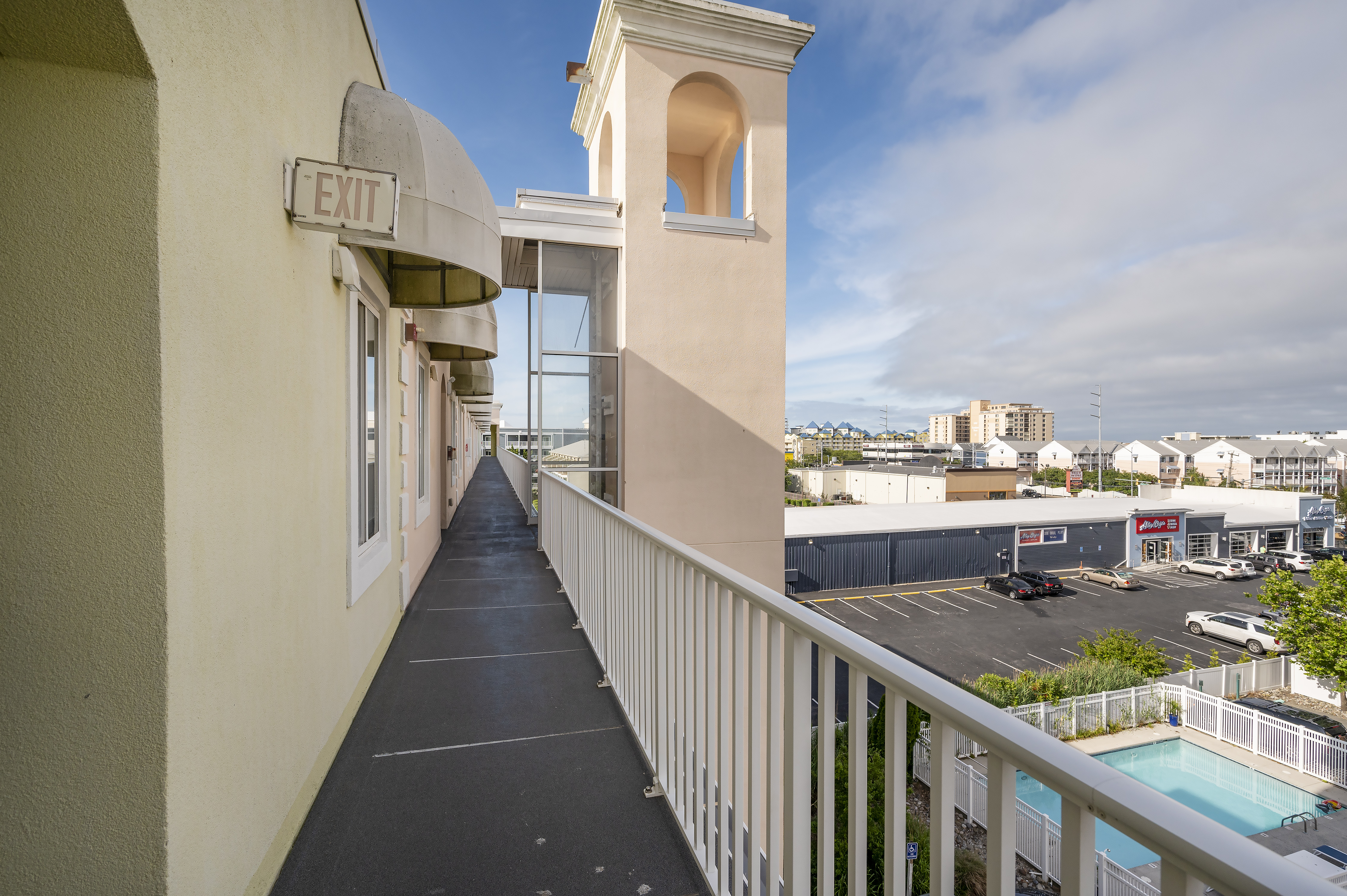 Top floor condo - the pool just an elevator ride away!