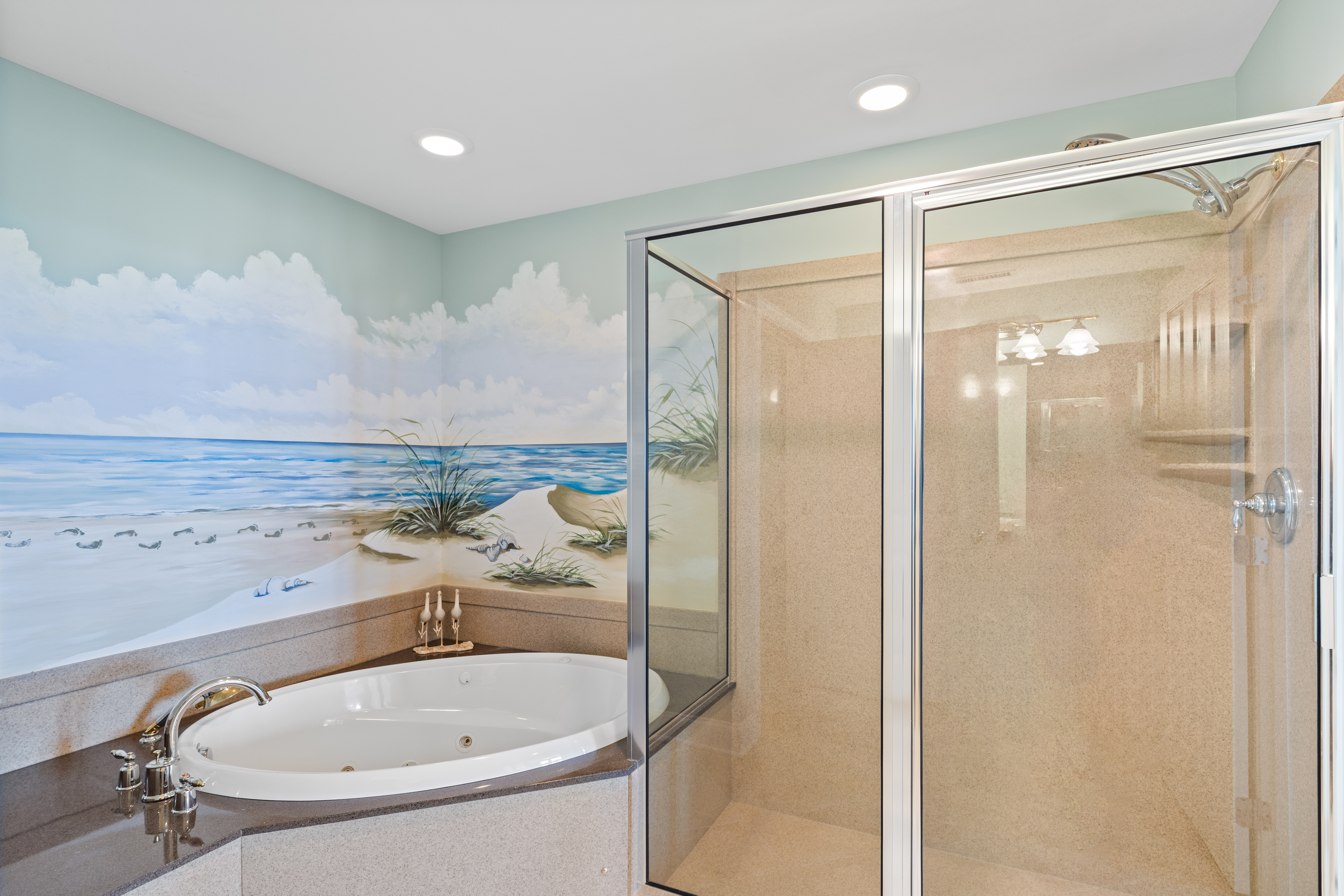 Relax in comfort in the glorious soaking tub!