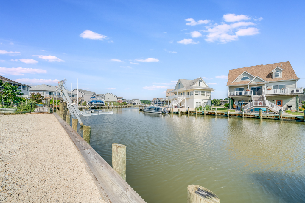 Catch that Bay Breeze in Captain's Cove Golf and Yacht Club!