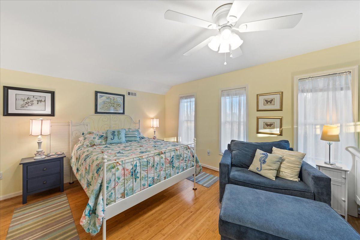 Bedroom 2 has a Queen Bed, plus a Full Bed with Twin Trundle.