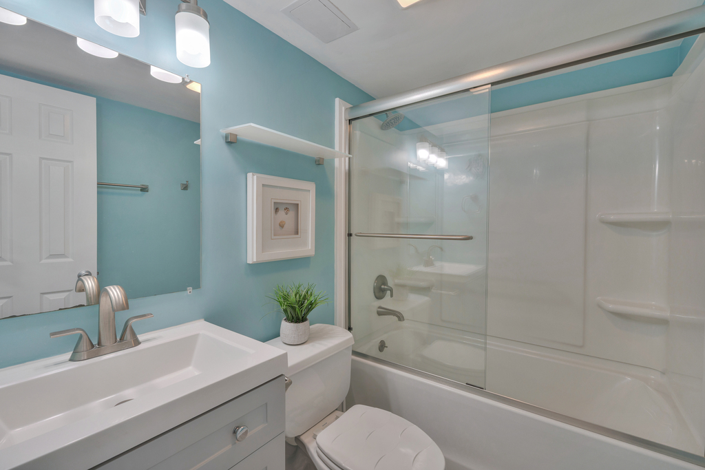 Newly Renovated Shared Bathroom offers a Shower/Tub Combo.