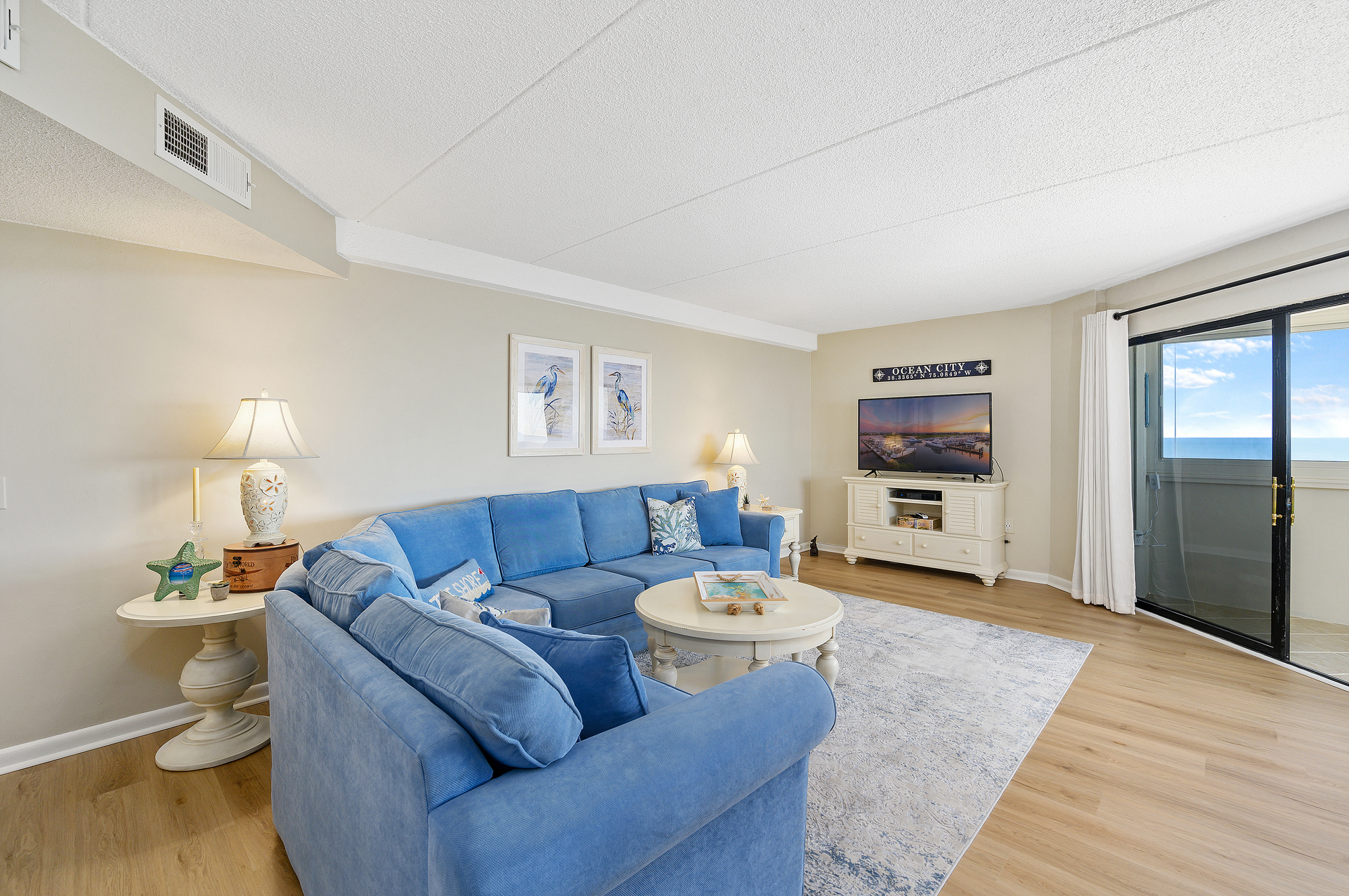 Relax in the AC after a fun day at the Beach and enjoy the Free WiFi and Flat Screen TV