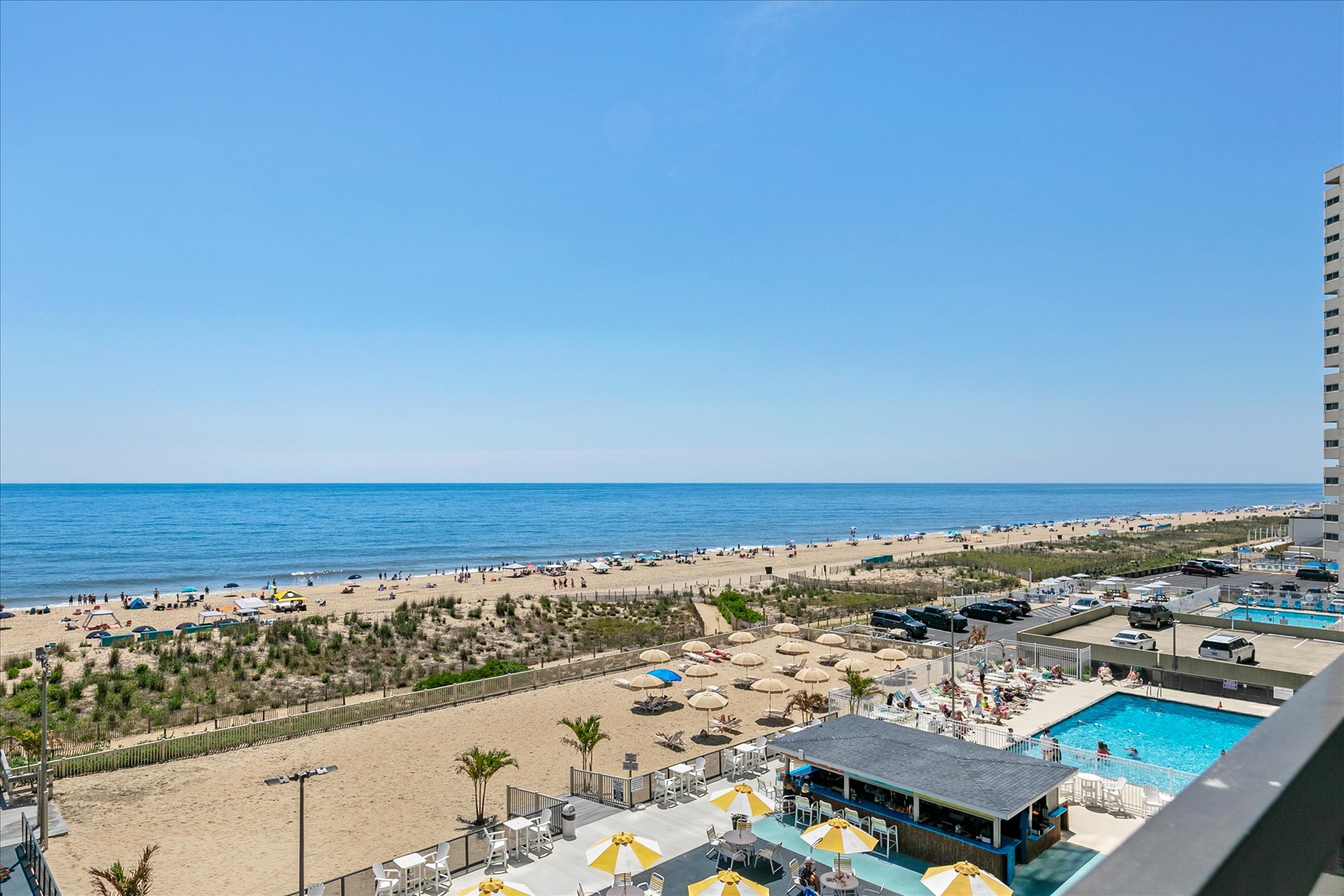 The ultimate combination of beachside beauty and premier building amenities.
