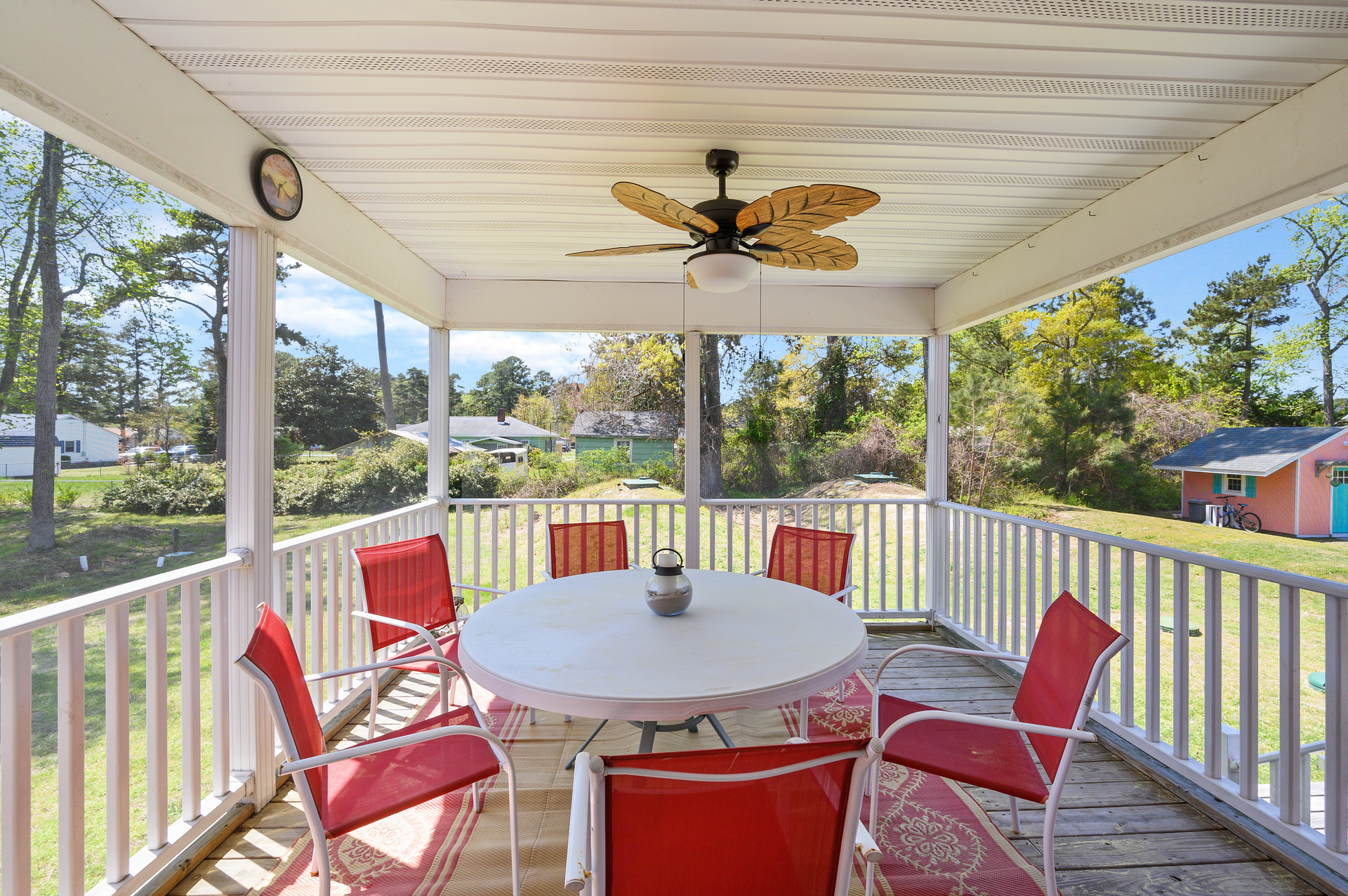 Dine Al-Fresco and take in that salty, sweet sea breeze.