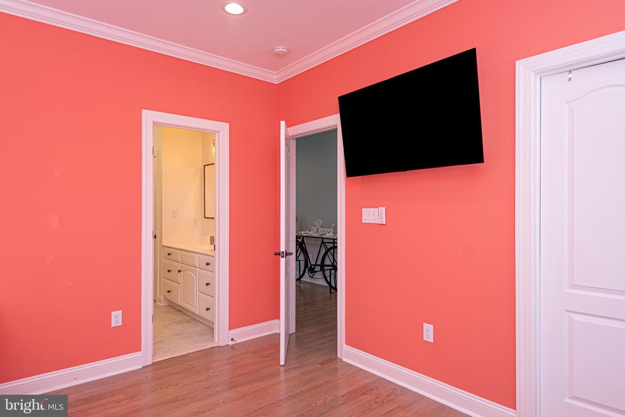 With 2 Full Beds and a Flat Screen TV.