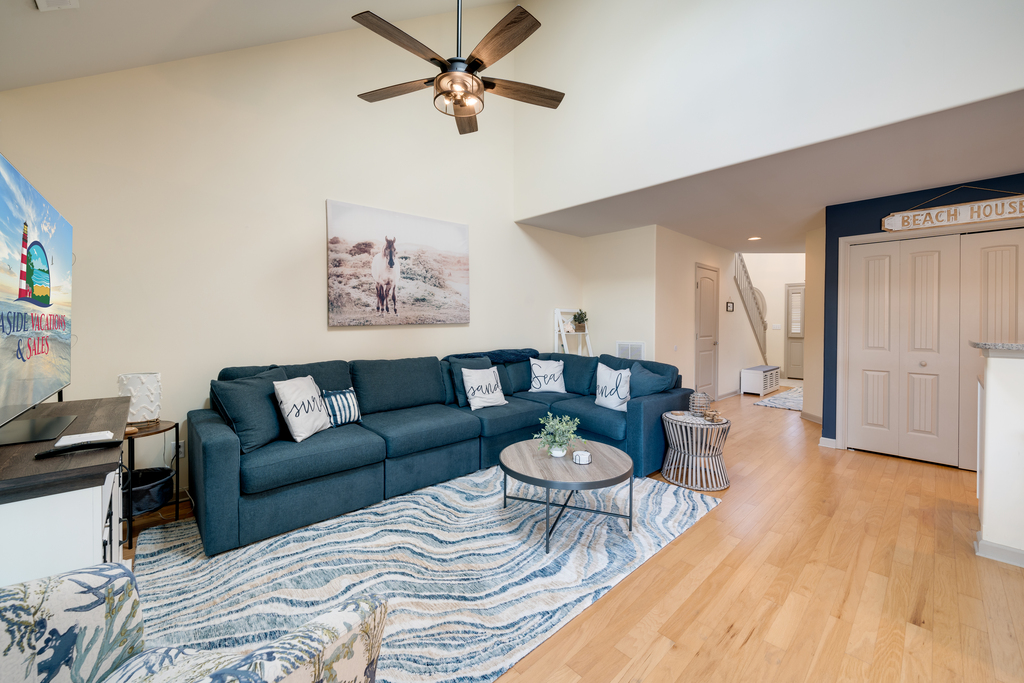 MoManna sleeps 8 more than comfortably!