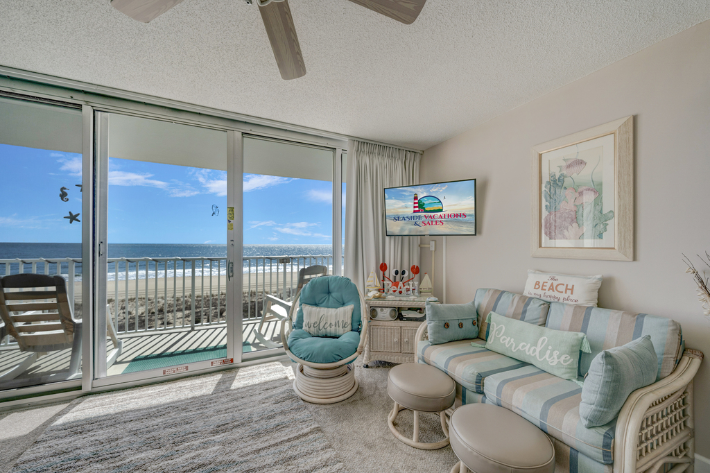 The Living Area is cozy for the whole Family!