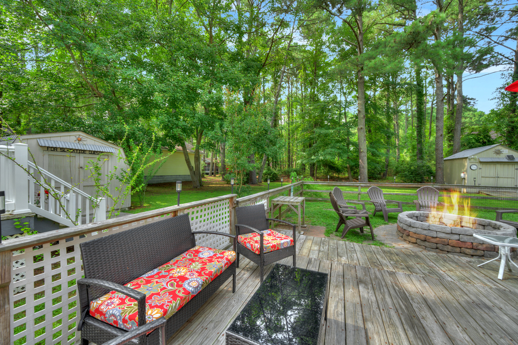 Plenty of seating for the entire family!